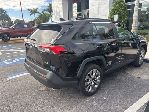 Used 2023 Toyota RAV4 XLE Premium image 3