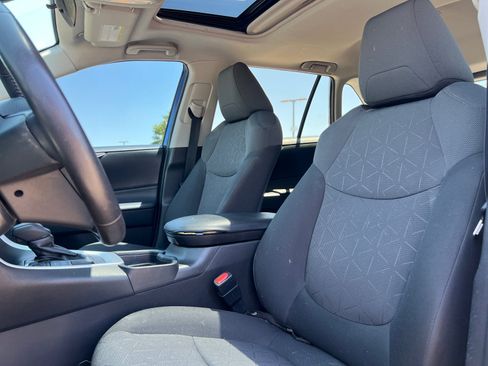 Used 2019 Toyota RAV4 XLE w/ Convenience Package AWD/4WD image 14