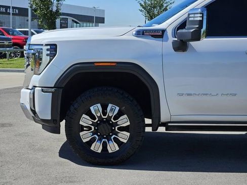 Used 2024 GMC Sierra 2500 Denali w/ Denali Reserve Package AWD/4WD image 10