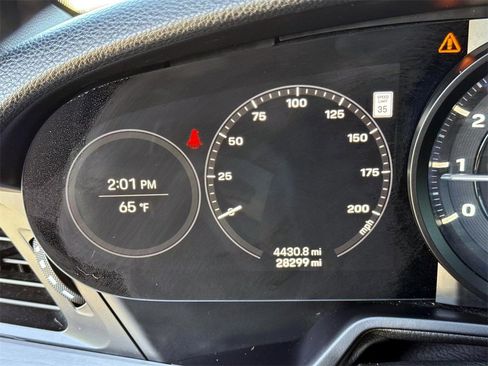 Used 2020 Porsche 911 Carrera image 27