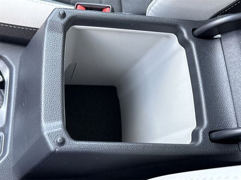 New 2025 Volkswagen Taos SE image 40