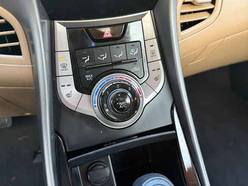 Used 2013 Hyundai Elantra GLS w/ Preferred Pkg image 18