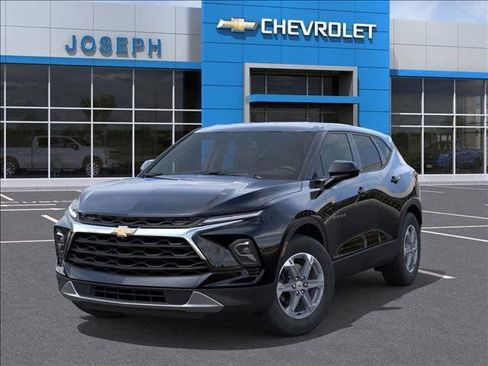 New 2025 Chevrolet Blazer LT FWD image 7
