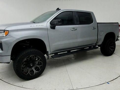 Used 2025 Chevrolet Silverado 1500 RST w/ Convenience Package II AWD/4WD image 4