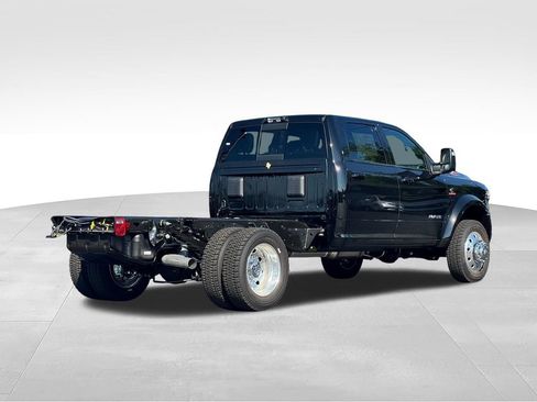 New 2026 RAM 4500 4x4 Crew Cab DRW w/ Laramie Trim Package image 7