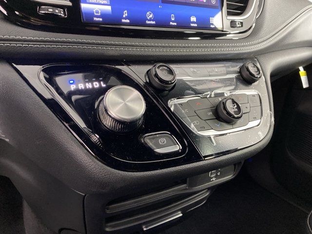 New 2026 Chrysler Pacifica Select FWD image 27