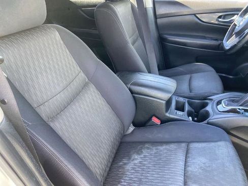 Used 2018 Nissan Rogue SV image 23