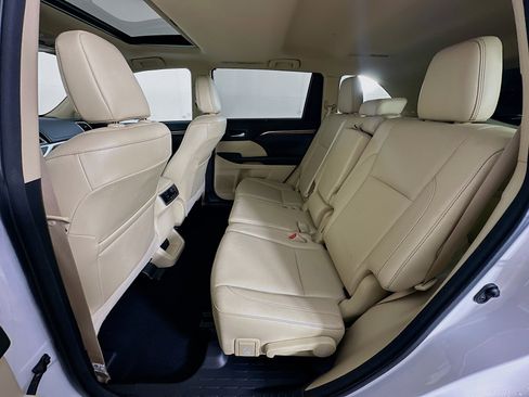 Used 2018 Toyota Highlander Limited image 30