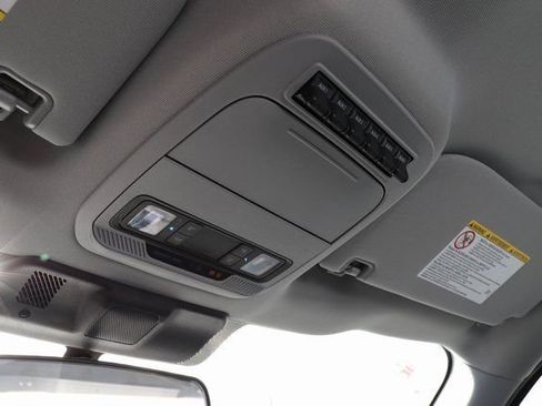 Used 2024 Ford F550 4x4 Regular Cab Super Duty image 37