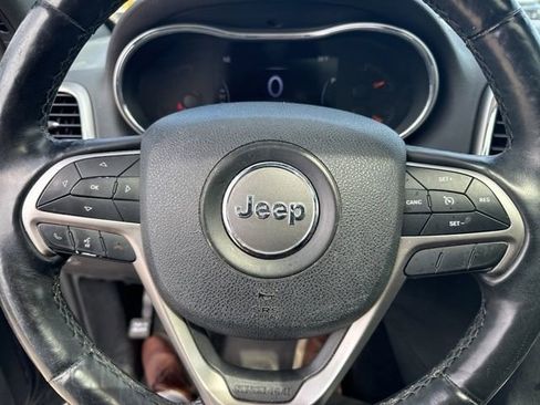 Used 2018 Jeep Grand Cherokee Altitude image 11