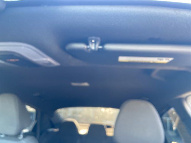 Used 2025 Hyundai Elantra Sport FWD image 29