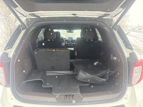 Certified 2021 Ford Explorer King Ranch w/ Premium Technology Package image 9