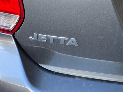 Used 2011 Volkswagen Jetta SE w/ Wheel & Sunroof Pkg FWD image 11