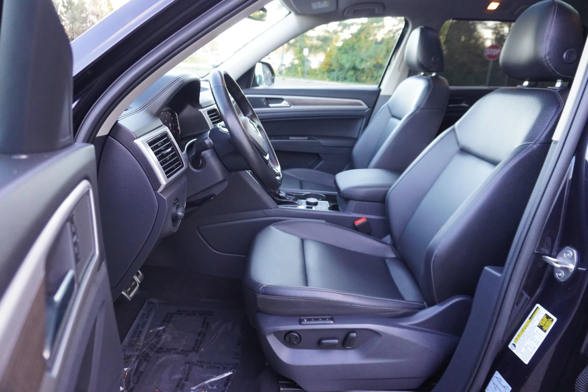 Used 2019 Volkswagen Atlas SEL R-Line AWD/4WD image 8