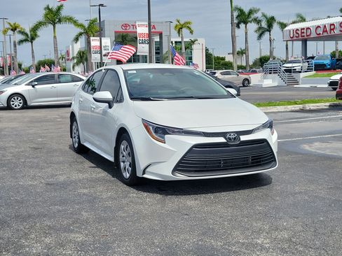 Used 2026 Toyota Corolla LE FWD image 2