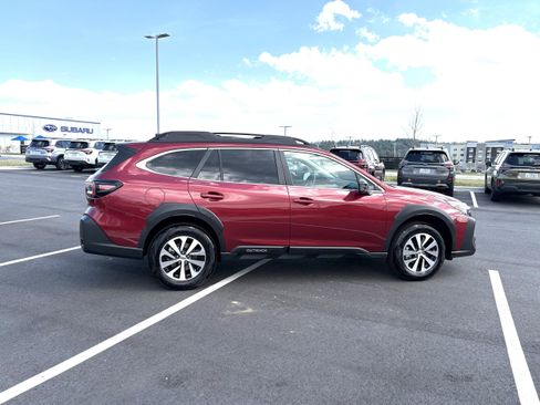 Used 2025 Subaru Outback Premium image 11