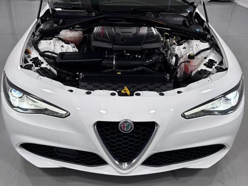 Used 2019 Alfa Romeo Giulia AWD image 29