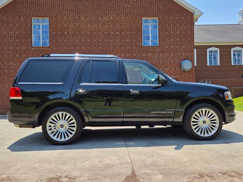 Used 2015 Lincoln Navigator 2WD w/ Equipment Group 101A Reserve image 4