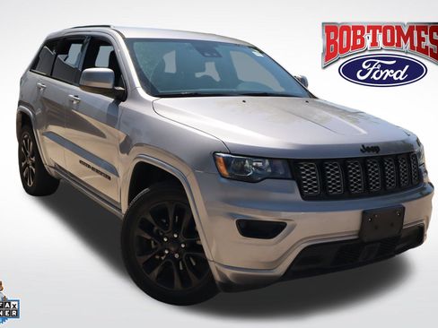Used 2020 Jeep Grand Cherokee Altitude RWD image 1