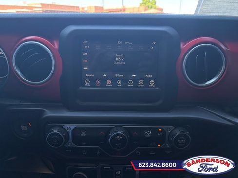 Used 2020 Jeep Gladiator Rubicon w/ LED Lighting Group AWD/4WD image 17