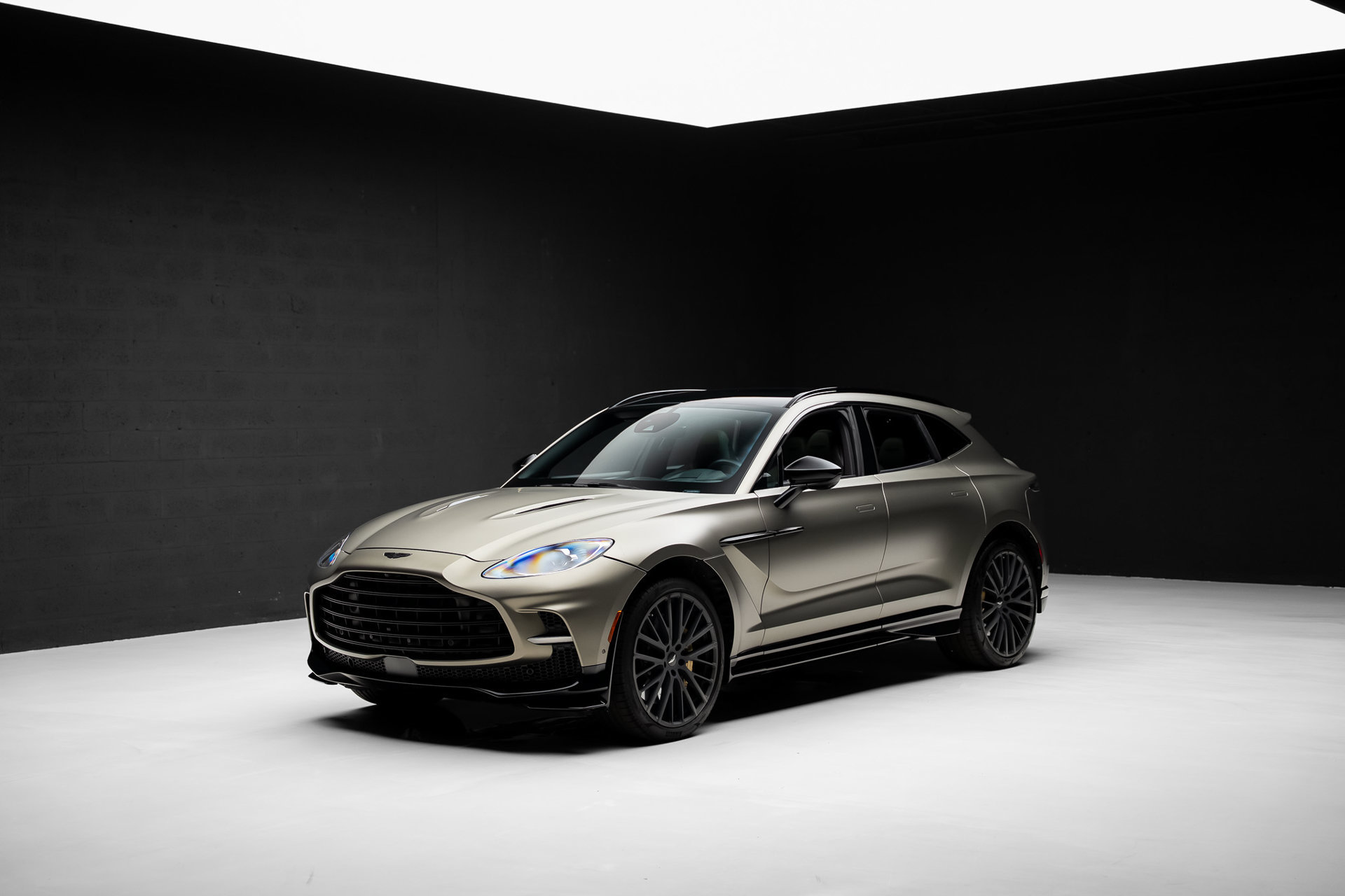 Used 2023 Aston Martin DBX 707 AWD/4WD image 4