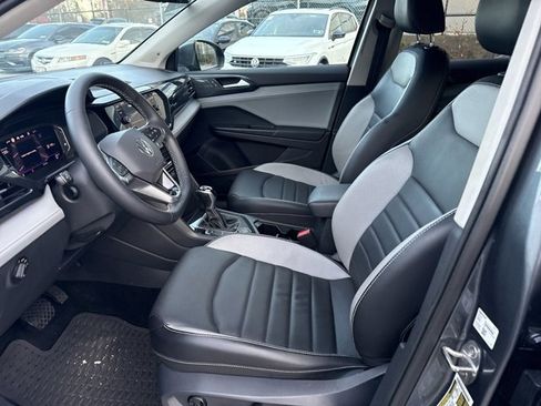 Certified 2022 Volkswagen Taos SEL image 17