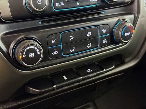 Used 2016 Chevrolet Silverado 1500 LT AWD/4WD image 16