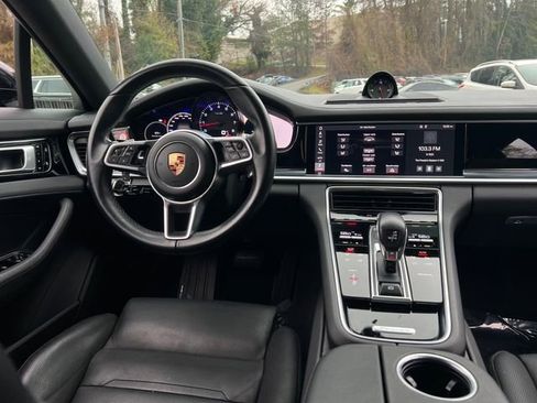 Used 2019 Porsche Panamera image 17
