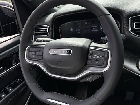 Used 2023 Jeep Wagoneer Series II image 54