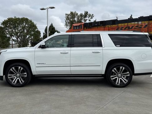 Used 2019 GMC Yukon XL Denali w/ Denali Ultimate Package AWD/4WD image 5