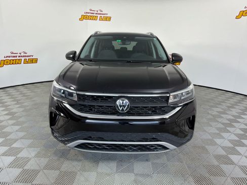 Used 2022 Volkswagen Taos SE FWD image 9