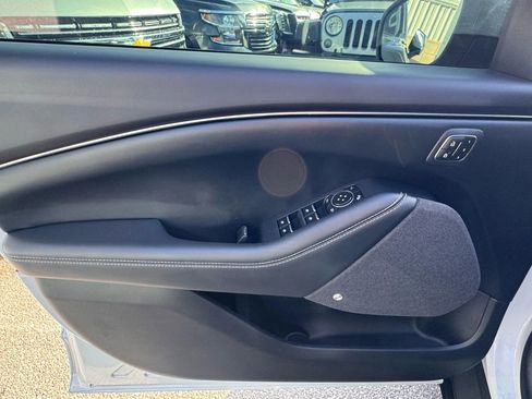 Used 2022 Ford Mustang Mach-E Premium image 14