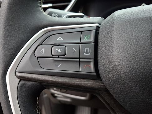 Certified 2023 Jeep Grand Cherokee L Limited AWD/4WD image 23
