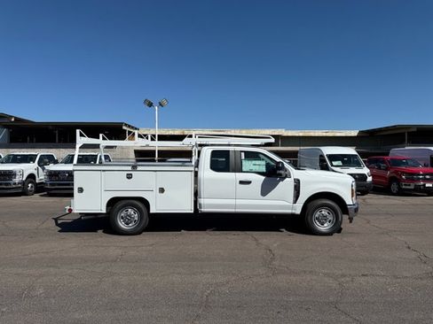 New 2026 Ford F250 XL w/ XL Chrome Package image 2