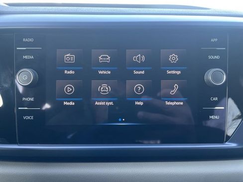 Certified 2022 Volkswagen Taos SE image 14