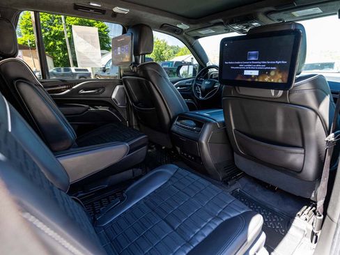 Used 2022 Cadillac Escalade Sport Platinum w/ LPO, ONYX Package AWD/4WD image 29