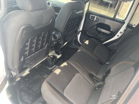 Used 2021 Jeep Gladiator Mojave w/ Cold Weather Group AWD/4WD image 18
