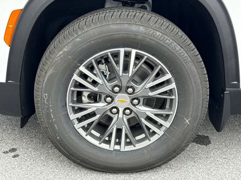 New 2025 Chevrolet Traverse LT w/ LPO, Floor Liner Package image 19