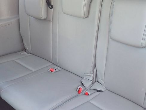 Used 2017 Toyota Highlander Limited Platinum FWD image 18