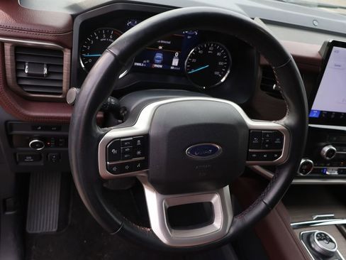 Used 2024 Ford Expedition Limited AWD/4WD image 25