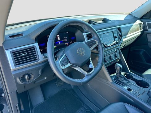 Used 2023 Volkswagen Atlas SE image 9