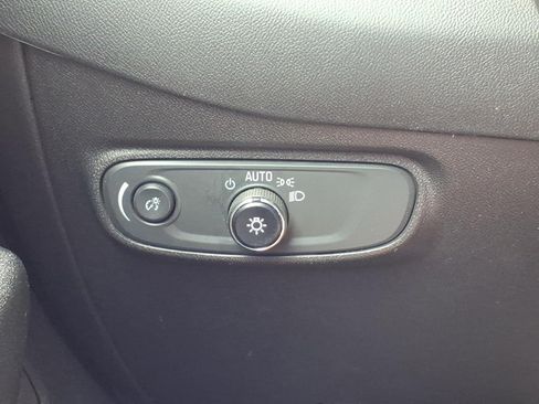 Used 2023 Chevrolet Equinox LT AWD/4WD image 15