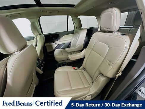 Used 2023 Lincoln Aviator AWD w/ Premium Package image 27