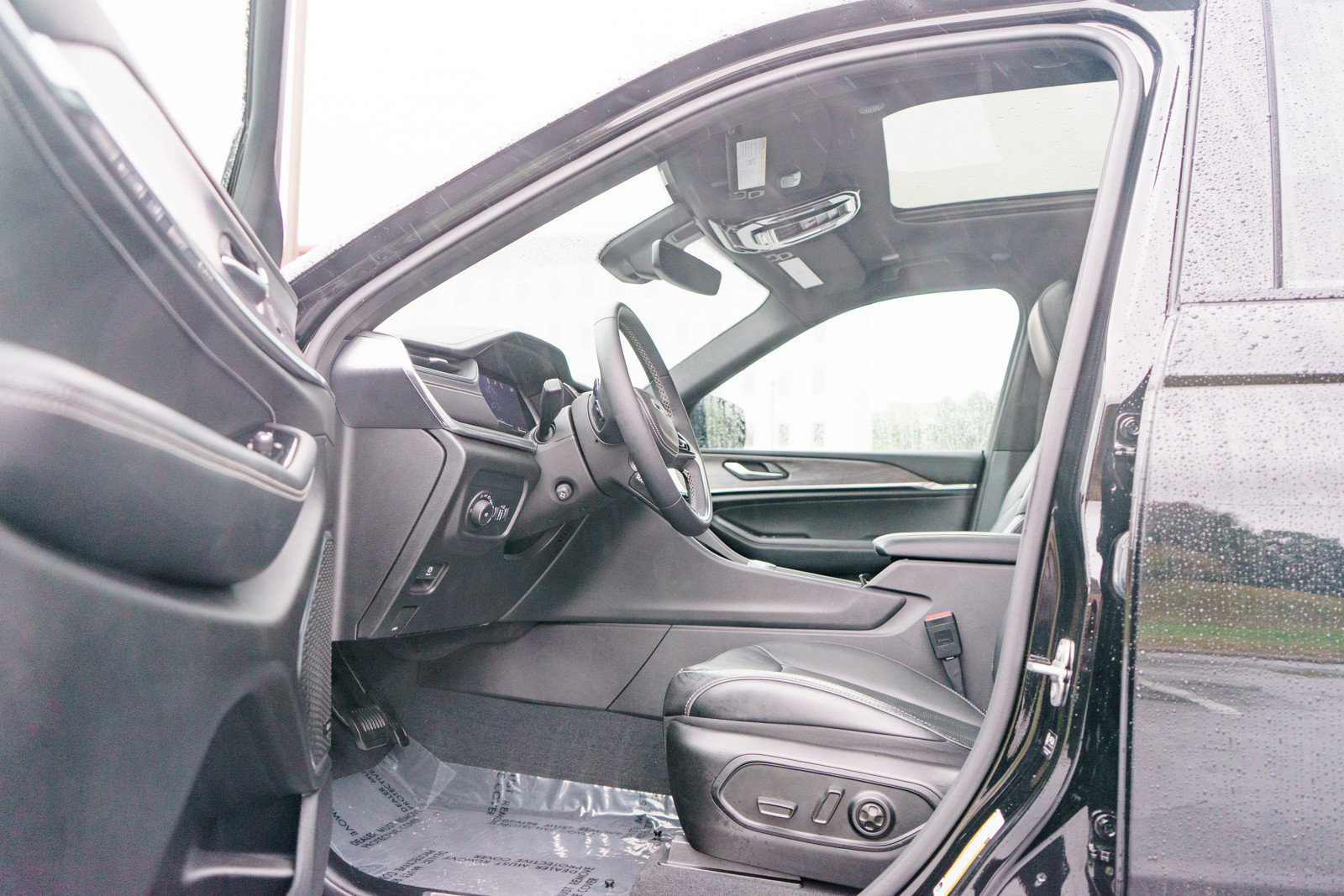 Used 2023 Jeep Grand Cherokee L Overland AWD/4WD image 11