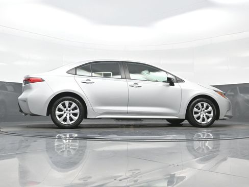 Used 2024 Toyota Corolla LE FWD image 31