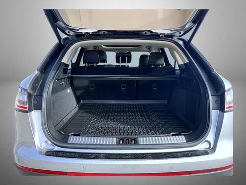 Certified 2022 Lincoln Nautilus Reserve w/ Equipment Group 201A image 8