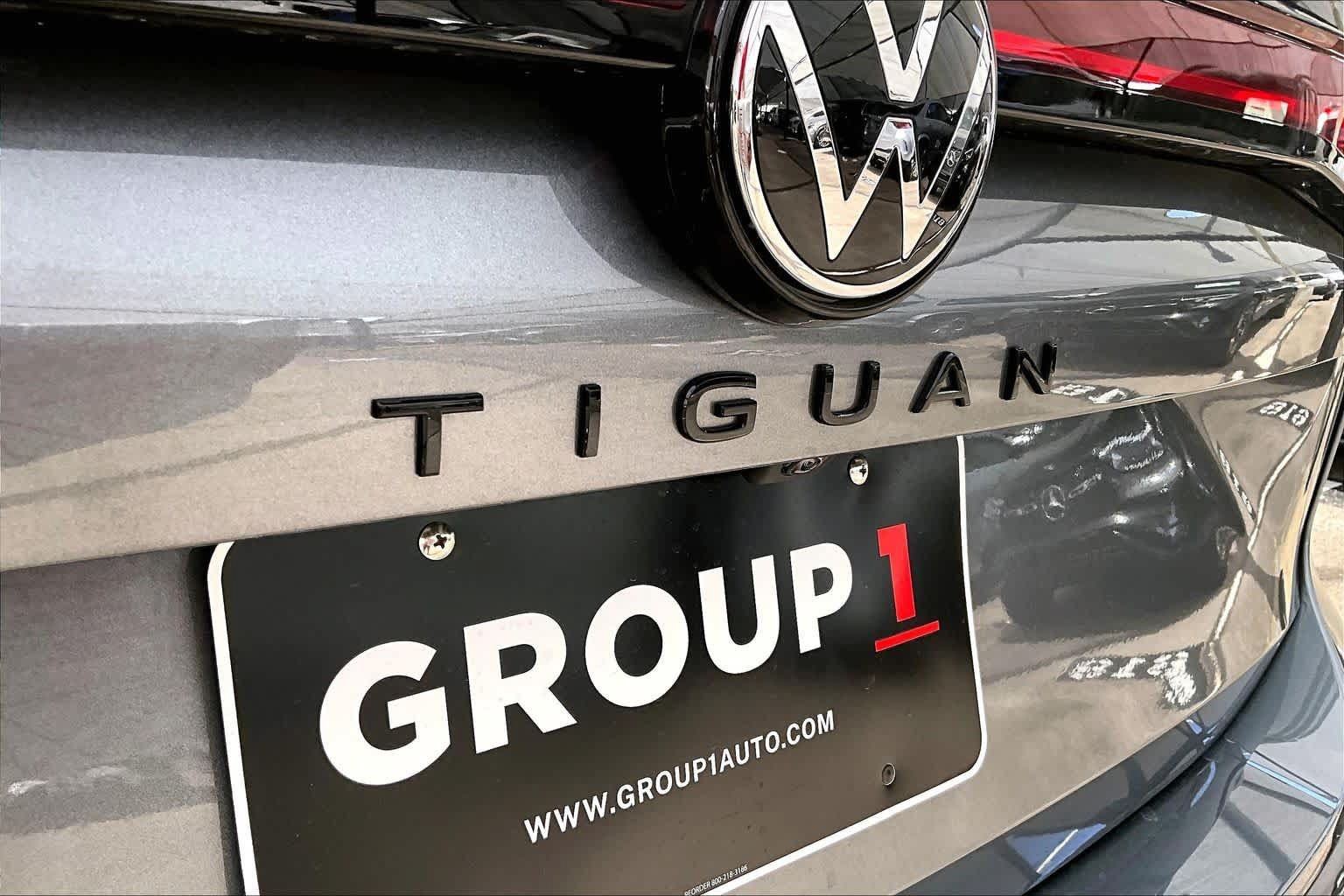 Used 2025 Volkswagen Tiguan SE R-Line FWD image 31