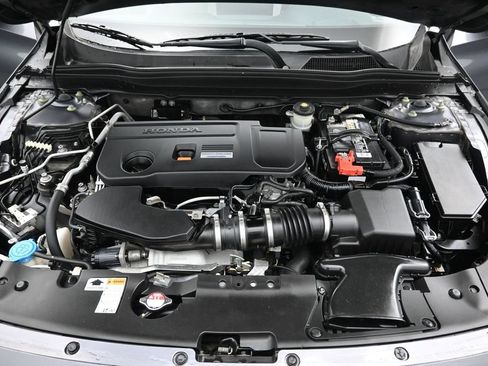 Used 2018 Honda Accord Touring image 36