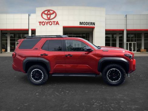 Certified 2025 Toyota 4Runner TRD Off-Road Premium AWD/4WD image 4
