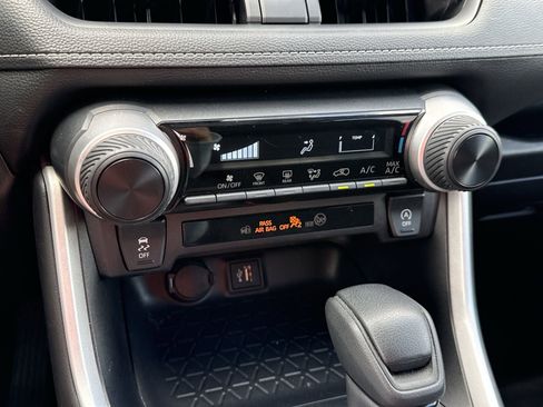 Certified 2025 Toyota RAV4 LE FWD image 16